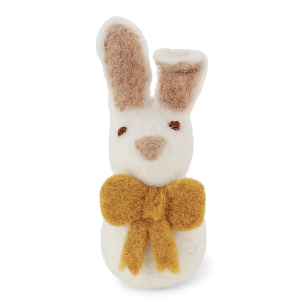 Petit lapin avec nœud papillon – blanc – Fait main en feutrine par Gry & Sif