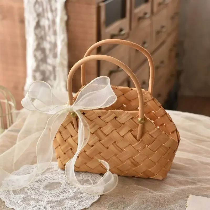 Petit panier en rotin fait main pour fleurs artificielles, rangement déco et cadeau mariage