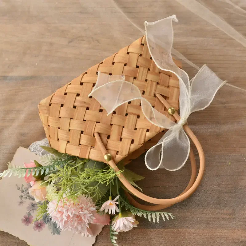 Petit panier en rotin fait main pour fleurs artificielles, rangement déco et cadeau mariage