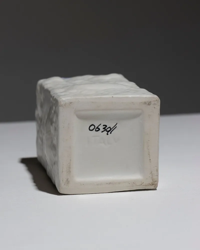 PETIT VASE CARRÉ EN PORCELAINE, 1980s