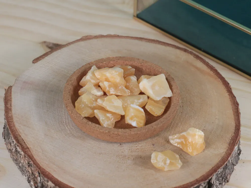Pierre brute calcite jaune – Joie de vivre, confiance en soi & énergie positive