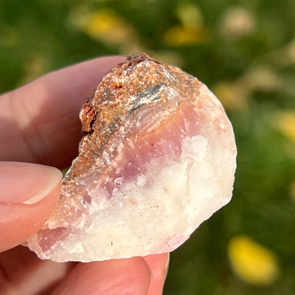 Pierre brute rose aragonite modèle 23