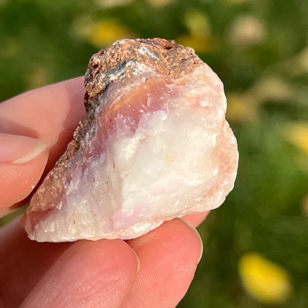 Pierre brute rose aragonite modèle 23