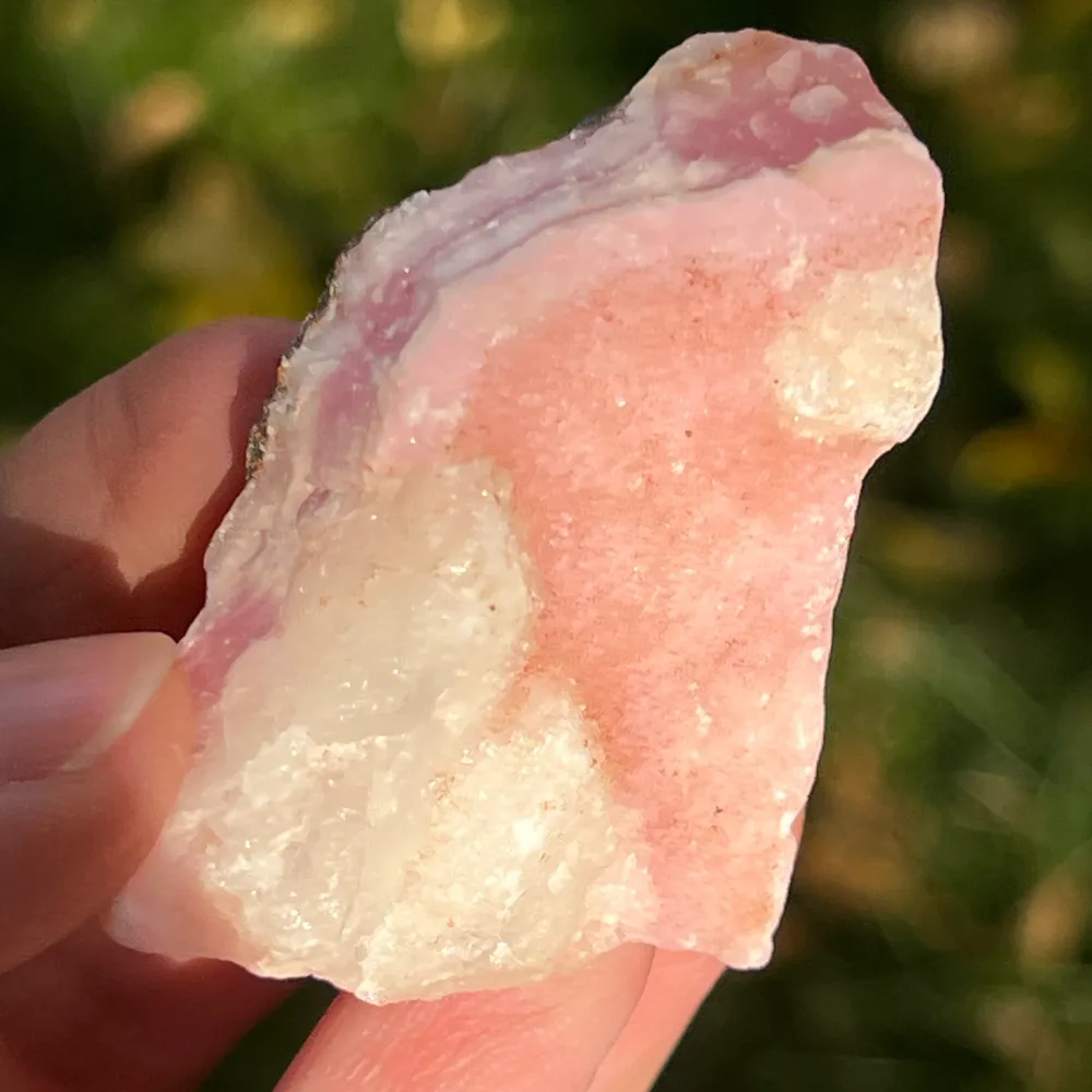Pierre brute rose aragonite modèle 32