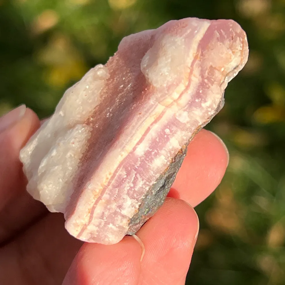 Pierre brute rose aragonite modèle 32