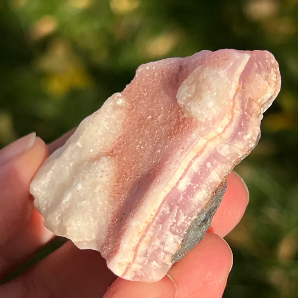 Pierre brute rose aragonite modèle 32