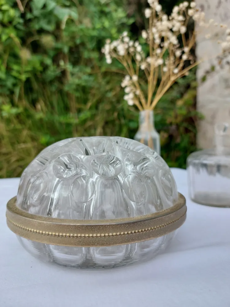 Pique fleur ancien