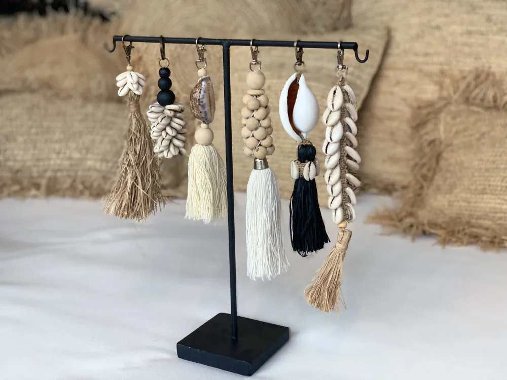 Le Pompon En Raffia Et Coquillages Caouri