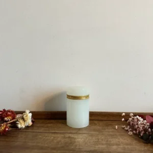 Pot en opaline cerclé de métal doré
