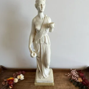 Représentation de Hébé d'après Bertel Thorvaldsen statue en résine