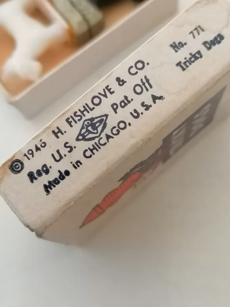 Paire de chien émenté, curiosité des Année 50 USA avec sa boîte d'origine. Salle des Ventes La Découverte