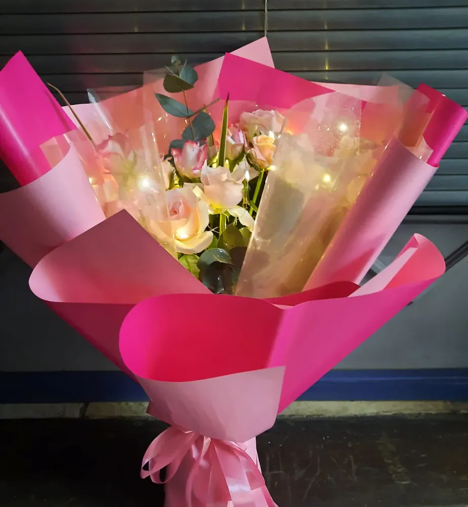 Bouquet de roses avec lumières LED Regular Savia_Floral