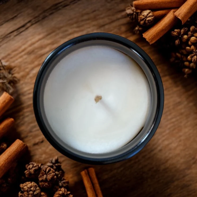 Bougie végétale parfumée "Chaï Latte" Savonnerie de Pierrefonds
