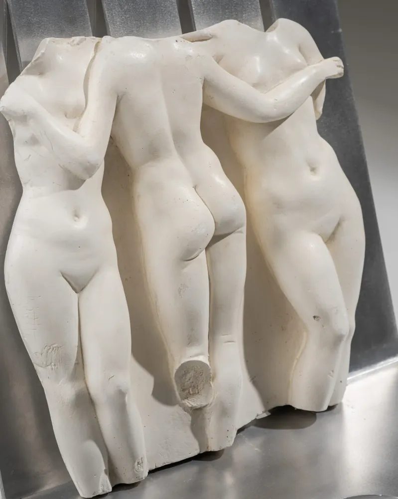 SCULPTURE MURALE BAS-RELIEF LES TROIS GRÂCES, 2000s