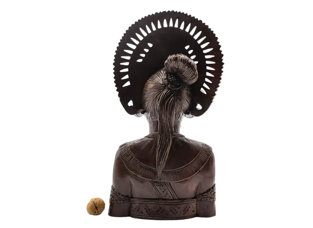 Sculpture sur bois, figure féminine ethnique, Thaïlande