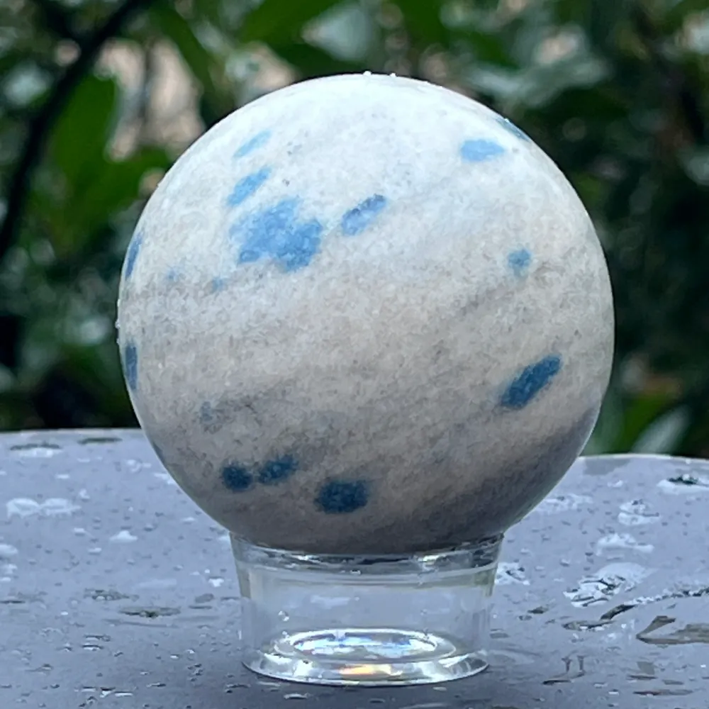 Sphère spinelle bleu de Madagascar modèle 4