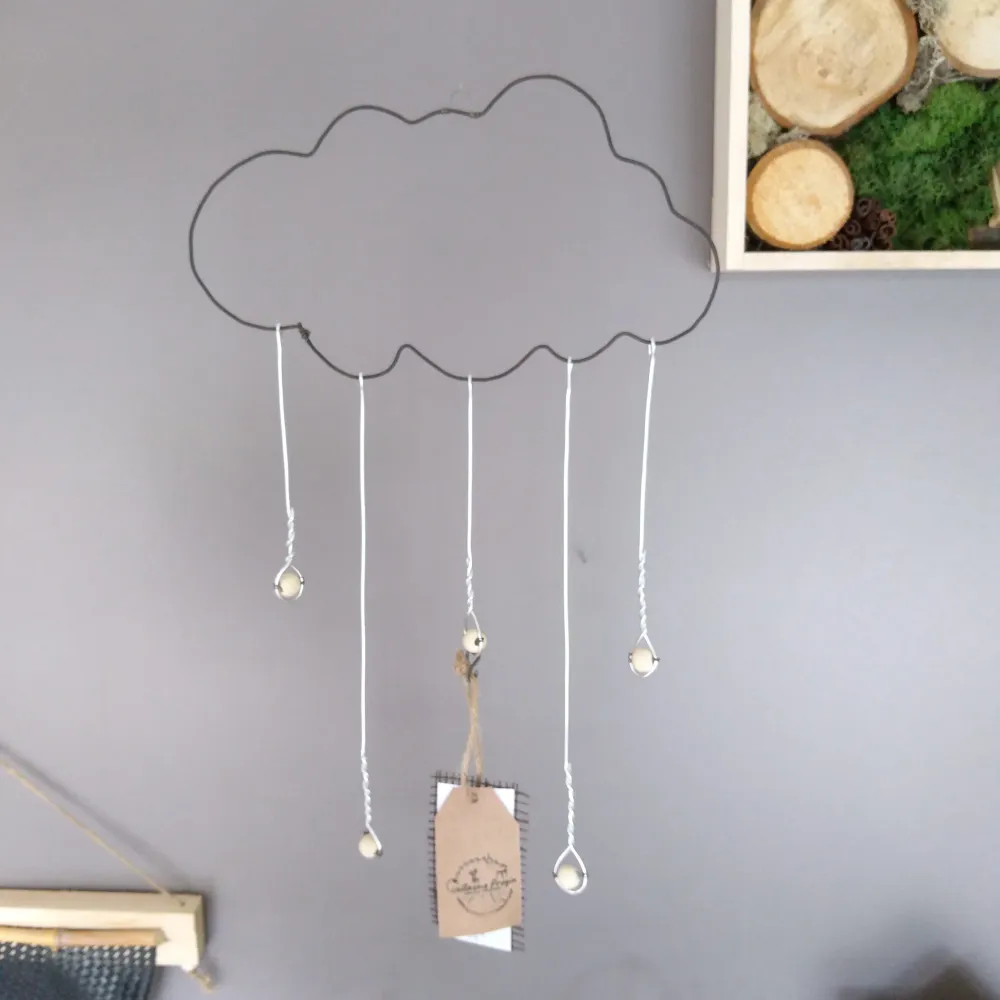 Suspension nuage de pluie