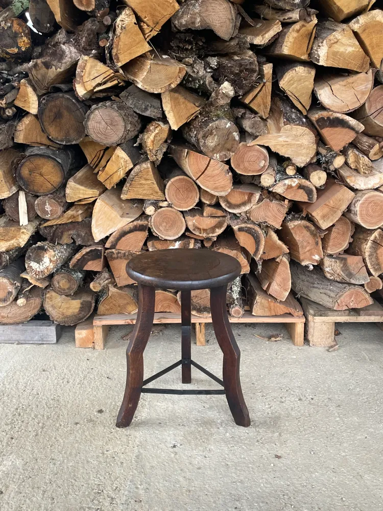 no. 38 - le tabouret brutaliste