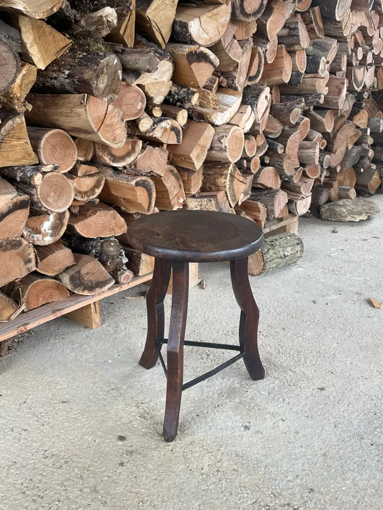 no. 38 - le tabouret brutaliste