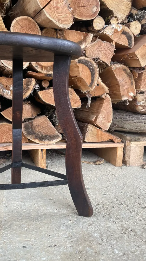no. 38 - le tabouret brutaliste