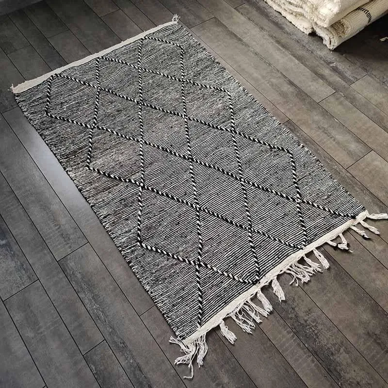 Tapis Kilim Noir Zanafi Tahera - Sur mesure