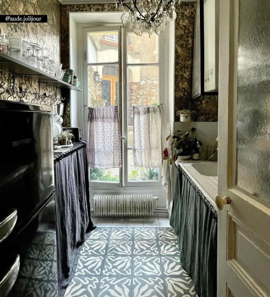 Tapis en vinyle antique fumé Borgo Lily