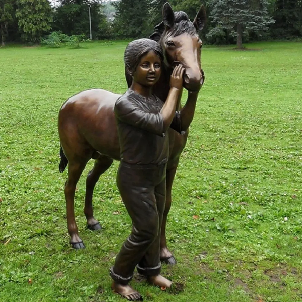 Statue en bronze Fille avec poney 125x49x120cm (HxLxL) Thermobrass
