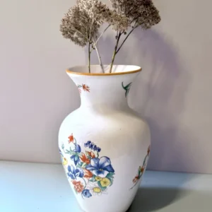 Vase en faïence avec frise florale