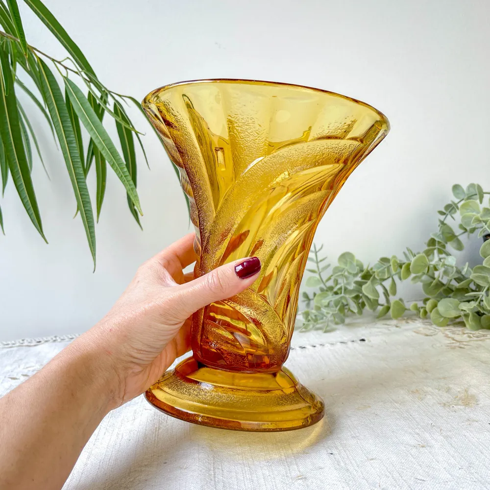 Vase vintage en verre ambre