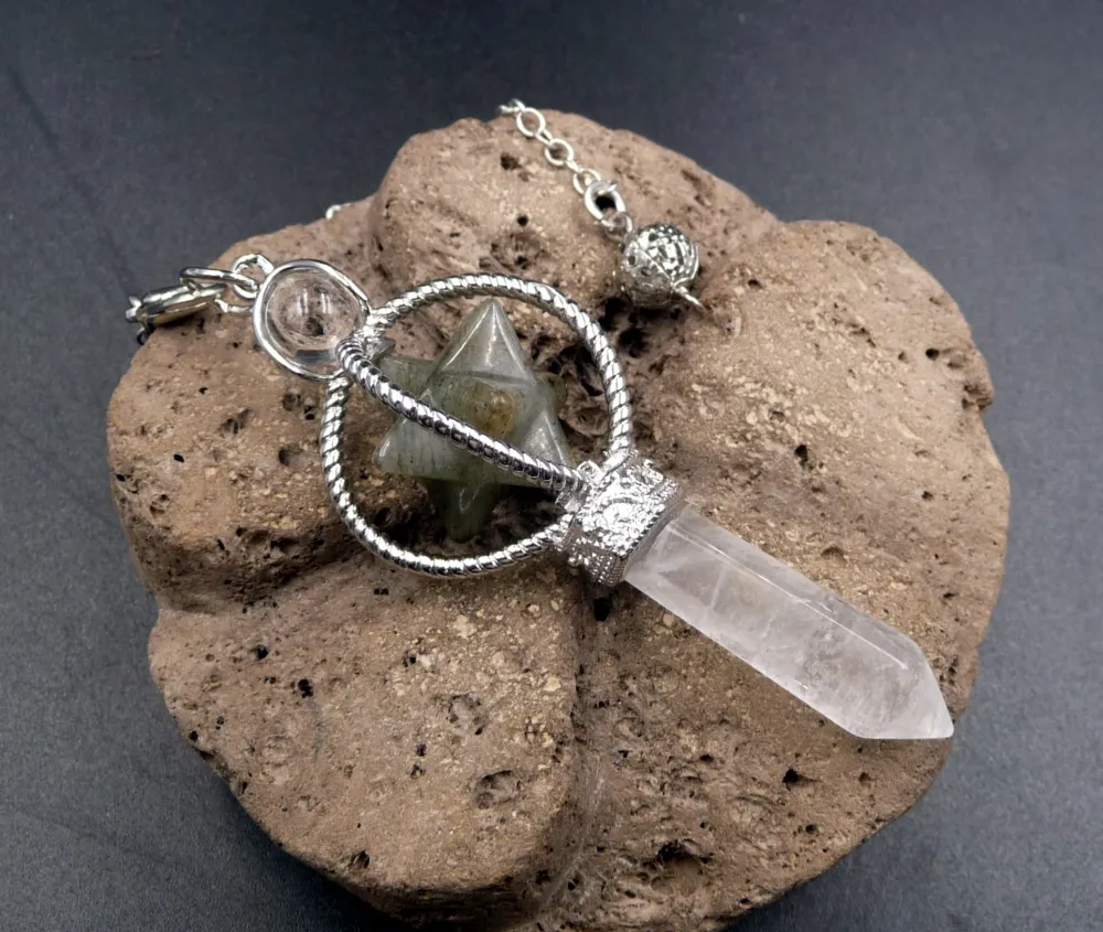 Pendule Merkaba en Cristal de Roche du Brésil et Labradorite du Canada vendor-unknown