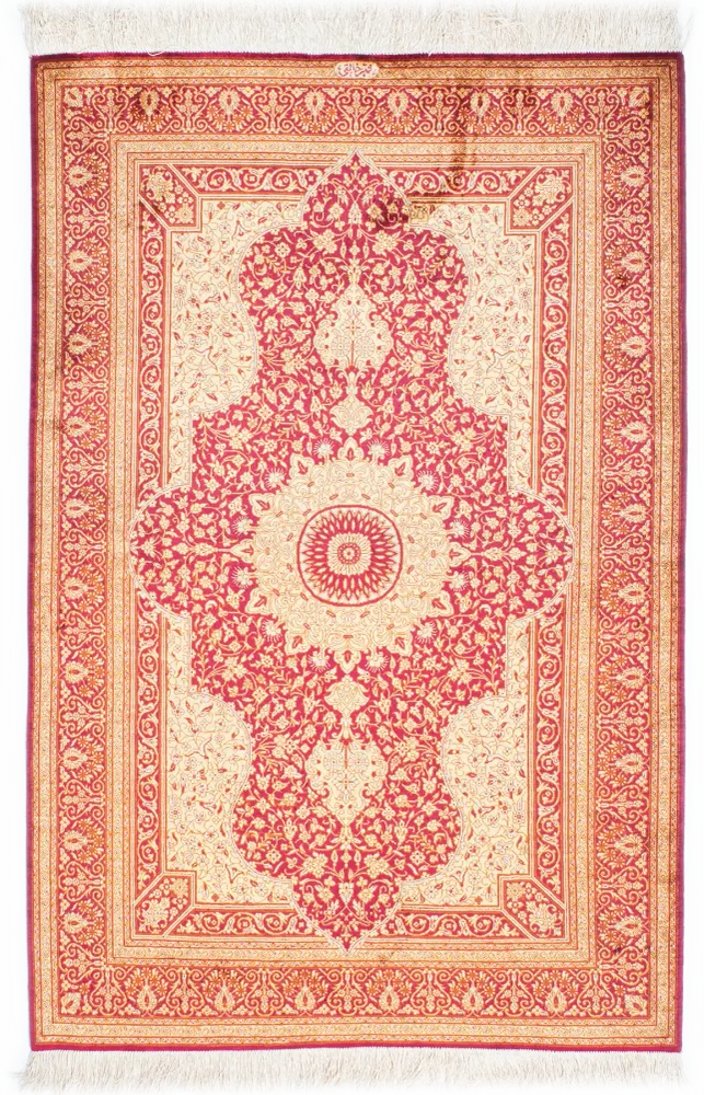Yalar en soie de Qom