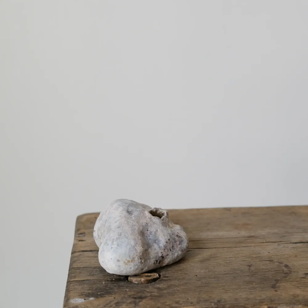 Vase N05046 Hague, Netherlands, 2017 - H 3cm - Gris rosé Yellow Nose Studio