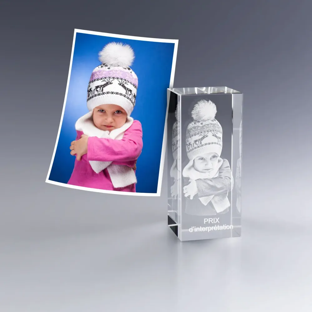 Bloc en Verre Vertical 7 cm Gravure 3D Zephyr Paris
