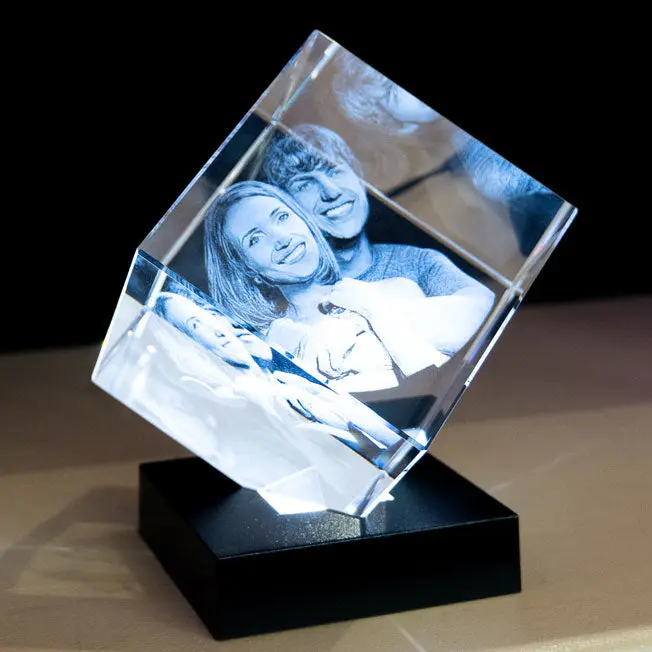 Cube en Verre Pan Coupé 10 cm Gravure 3D Zephyr Paris