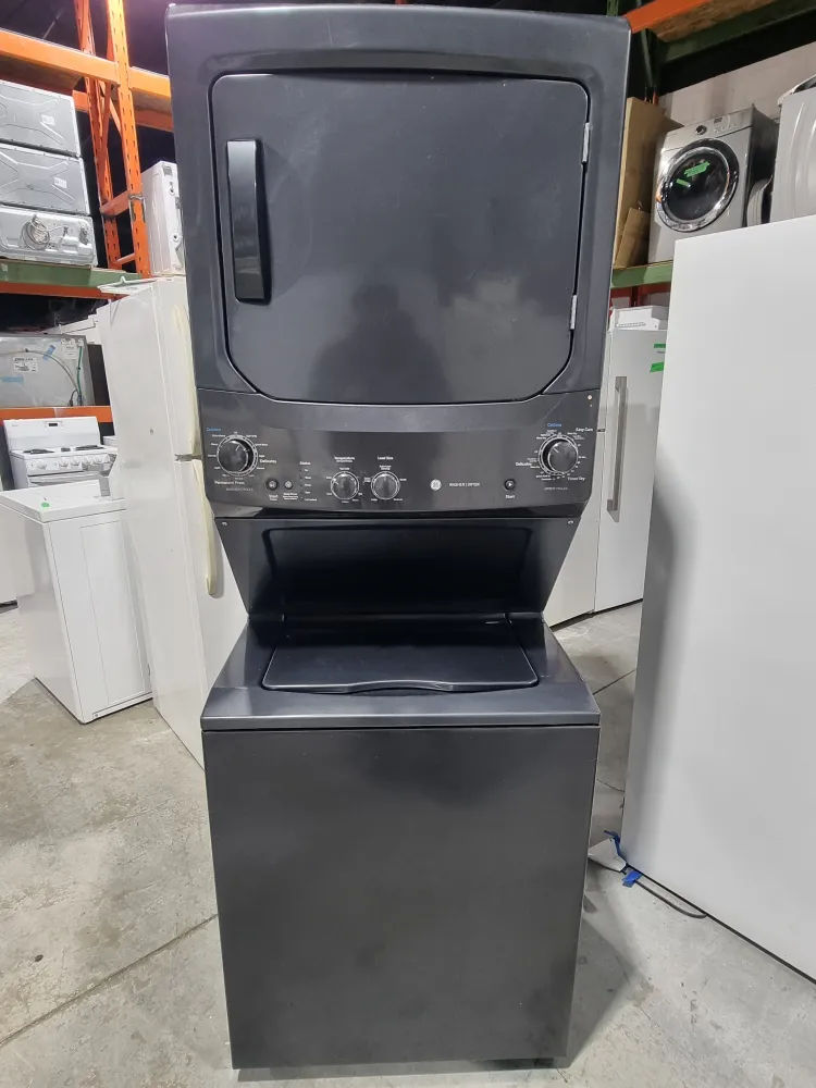 Centre de buanderie 27po laveuse/sécheuse superposées électrique | GUD37ESMJ1DG | GE *** USAGÉ *** Set de 2 pièces