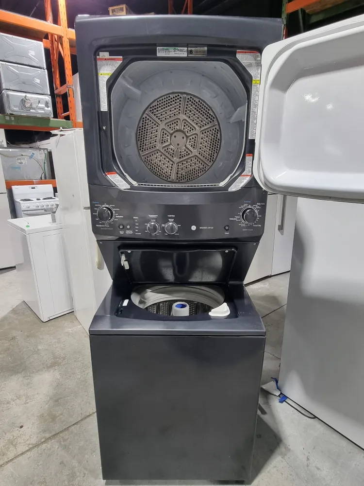 Centre de buanderie 27po laveuse/sécheuse superposées électrique | GUD37ESMJ1DG | GE *** USAGÉ *** Set de 2 pièces
